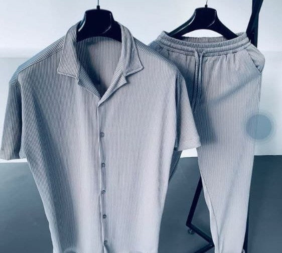 L I H A F ensemble Rido chemise and pants, elegant and comfortable, shown in a stylish outfit with a soft fabric look.